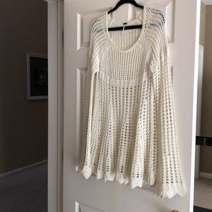 Bell sleeve light weight sweater